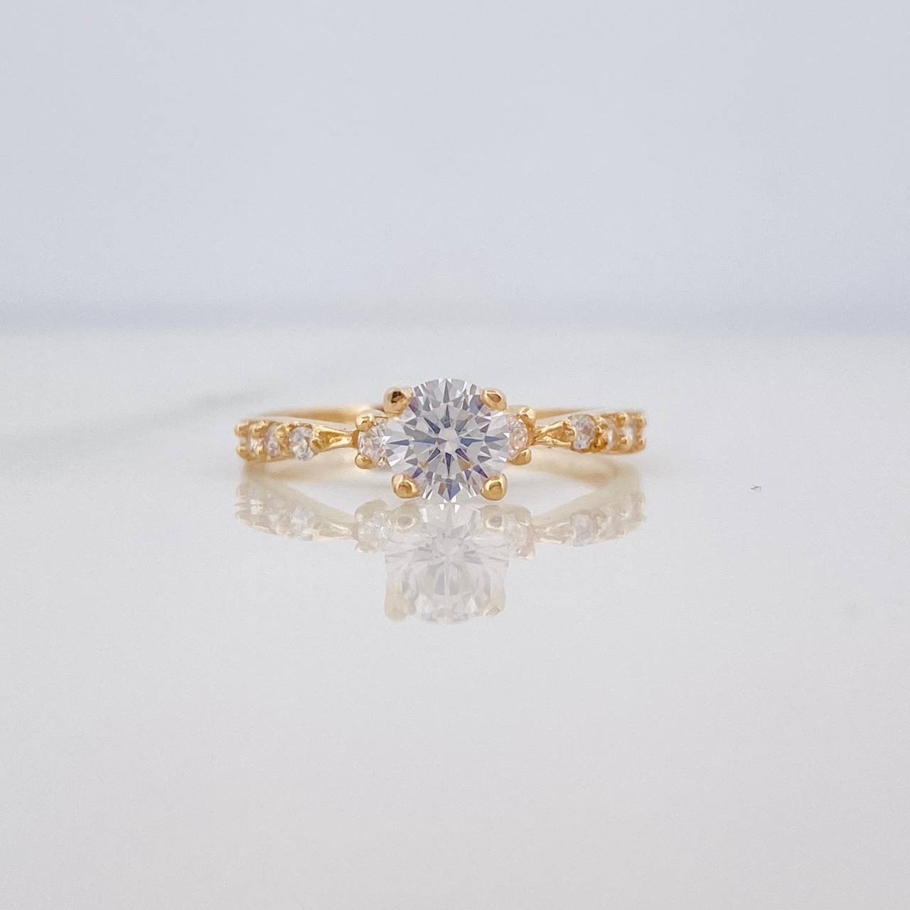 Anillo Solitario Churumbela 1.85g / T6 Oro Amarillo 18K