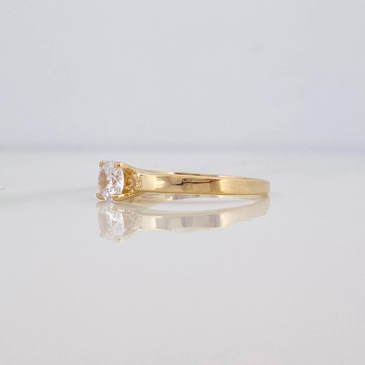 Anillo Solitario 2.35g / T7 Oro Amarillo 18K