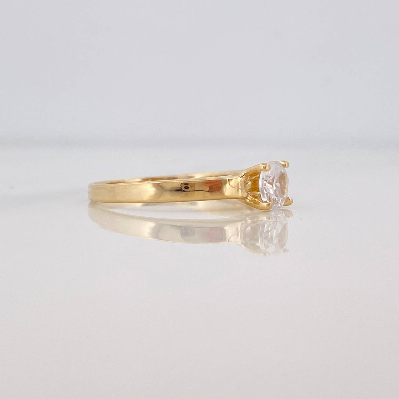 Anillo Solitario 2.35g / T7 Oro Amarillo 18K