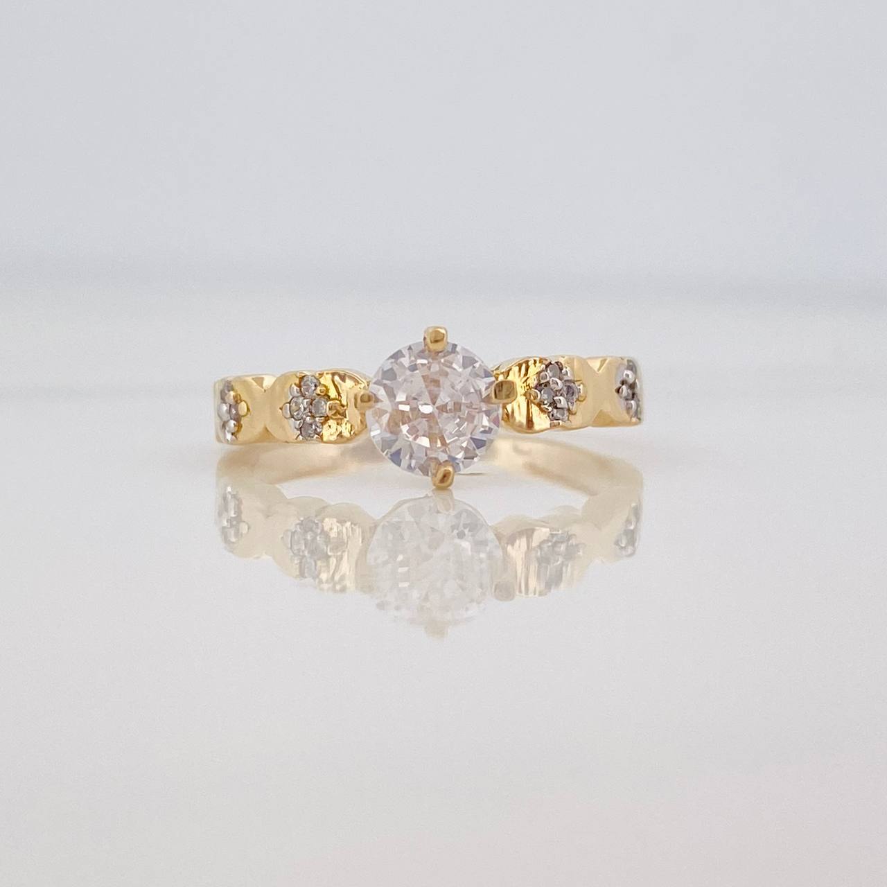 Anillo Solitario 2.5g / T5 3/4 Oro Amarillo 18K