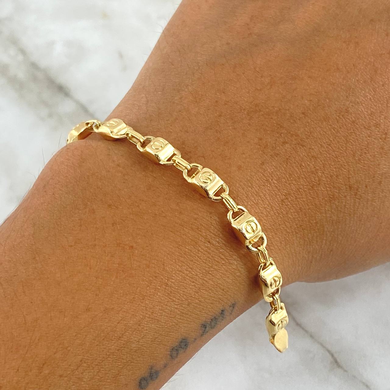Pulso Rustico Tornillo 4.5gr / 21cm / 5mm Liso Oro Amarillo 18K *
