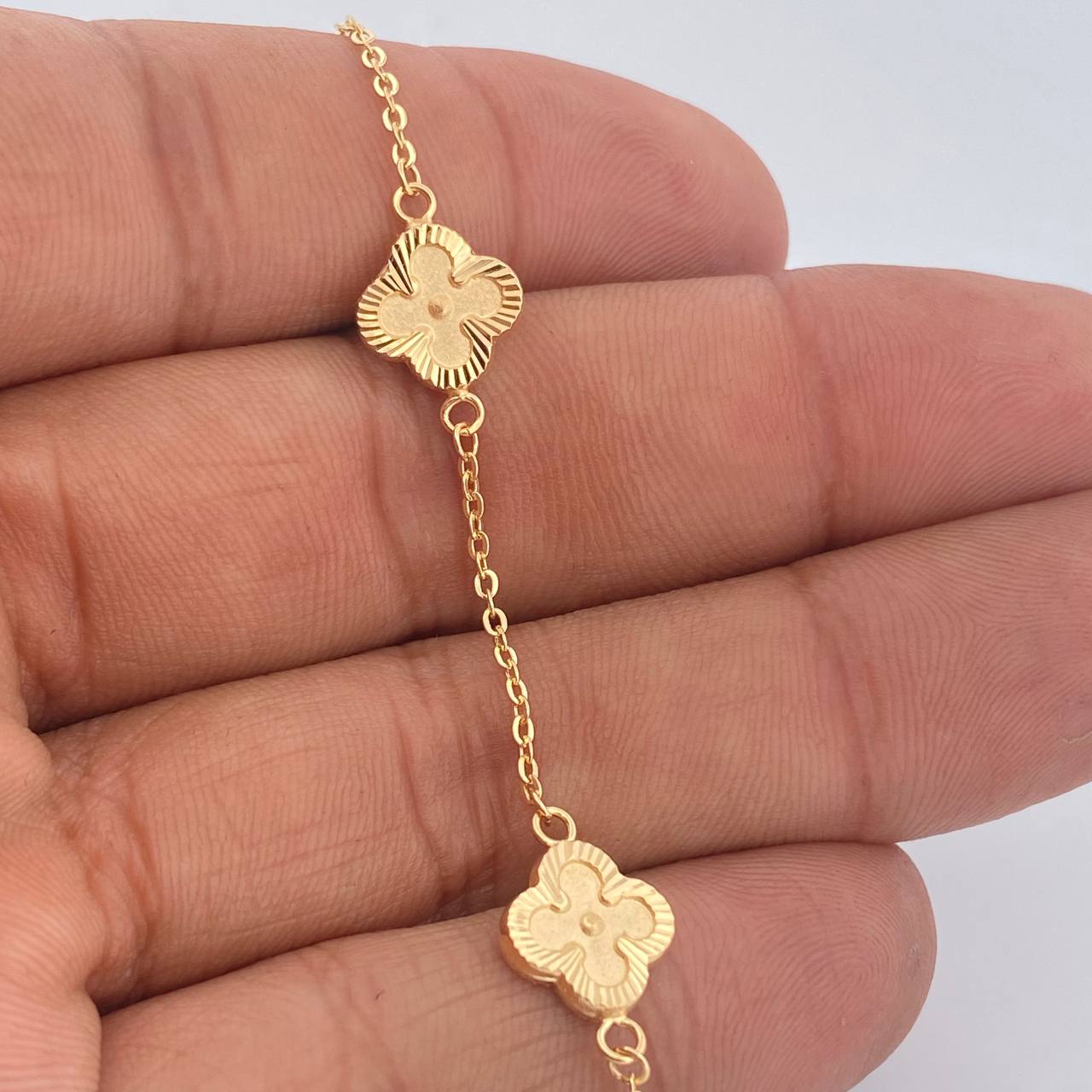 Pulso Trebol Aro Seguido 3.1gr / 19cm / Oro Amarillo 18K &