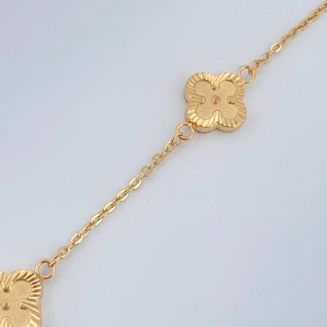 Pulso Trebol Aro Seguido 3.1gr / 19cm / Oro Amarillo 18K &