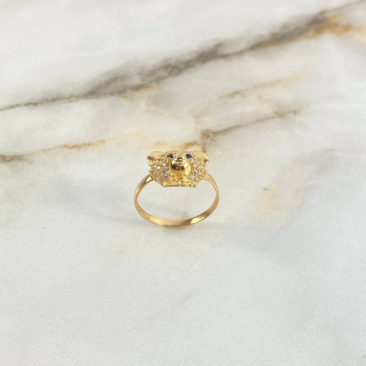 Anillo Oso 2.45gr / T7 1/4 / Circones Blancos-Negros Oro Amarillo