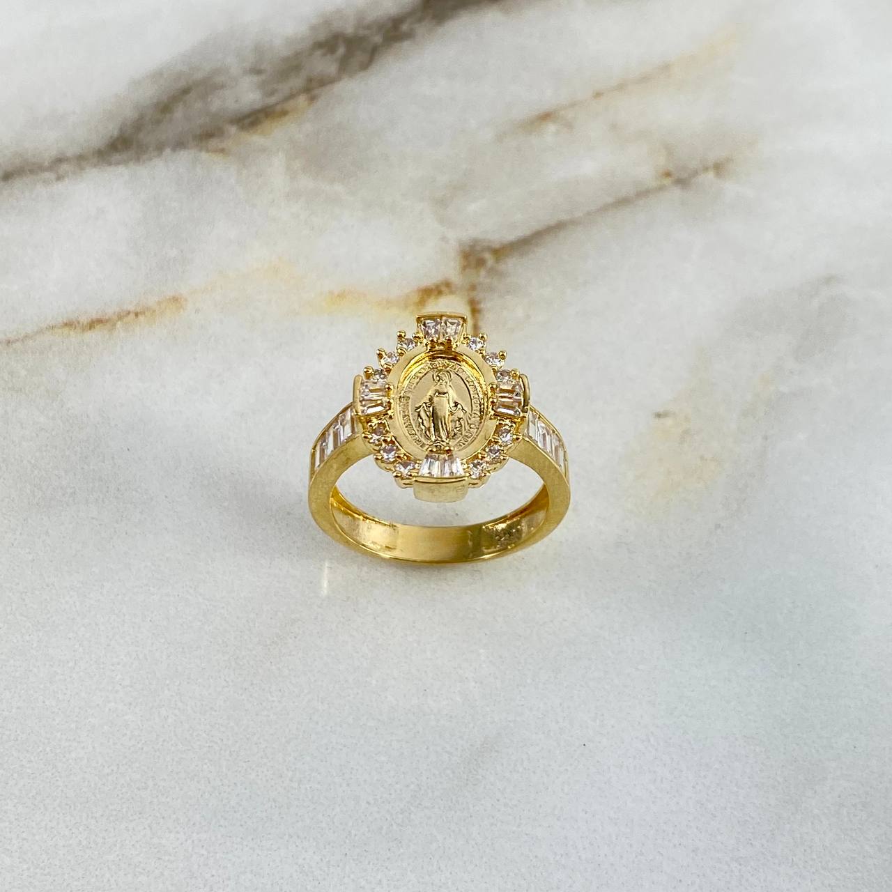Anillo Virgen Milagrosa 4.7gr / T6 / Circones Blancos Oro Amarillo
