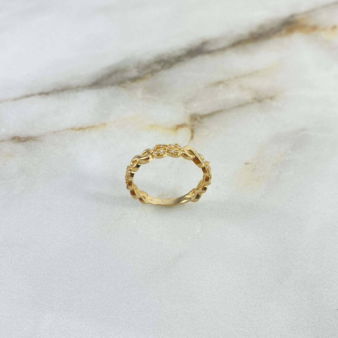 Anillo Infinitos 2.3gr / T7 3/4 / Circones Blancos Oro Amarillo