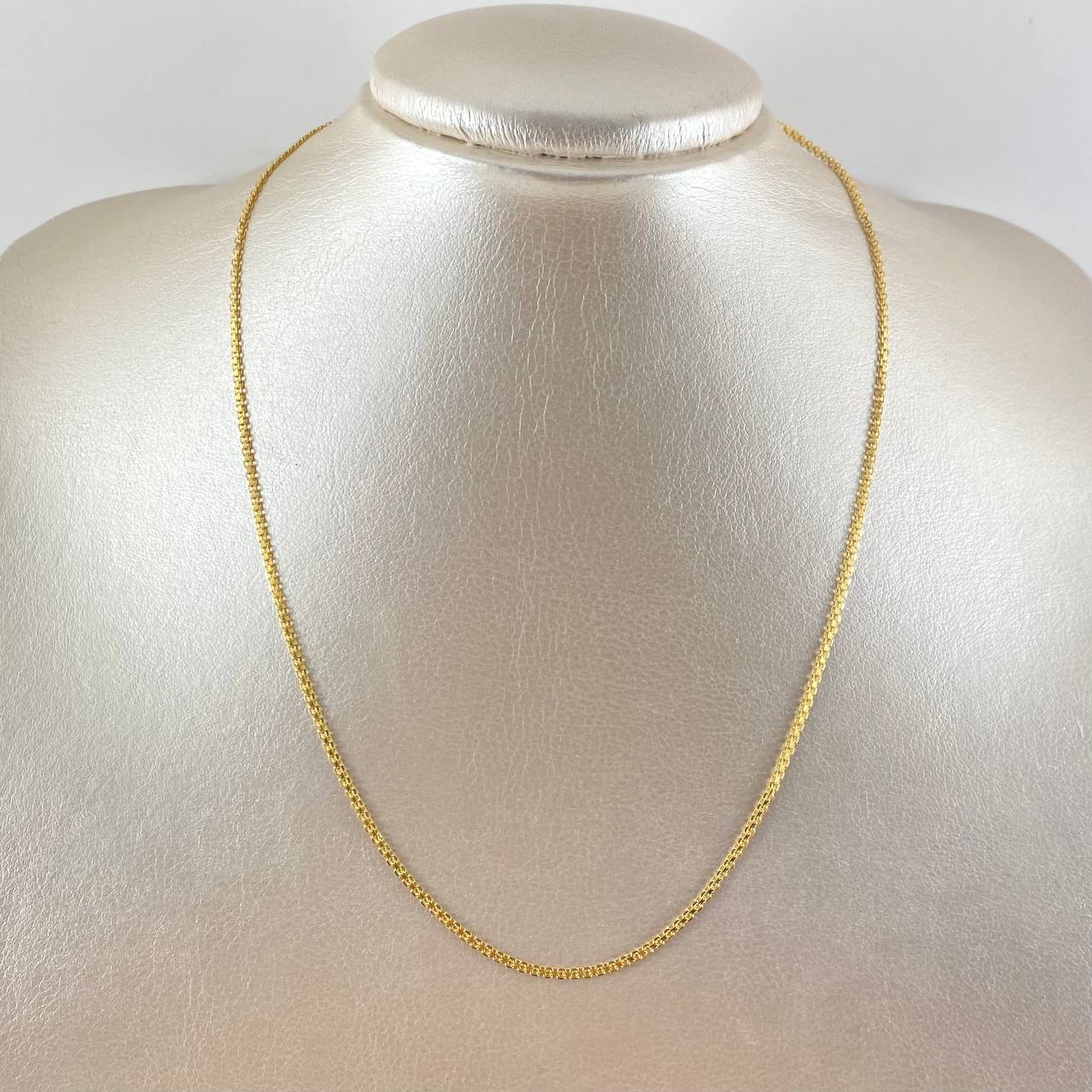 Cadena China 2.3g / 45cm / 1.5mm Oro Amarillo 18K