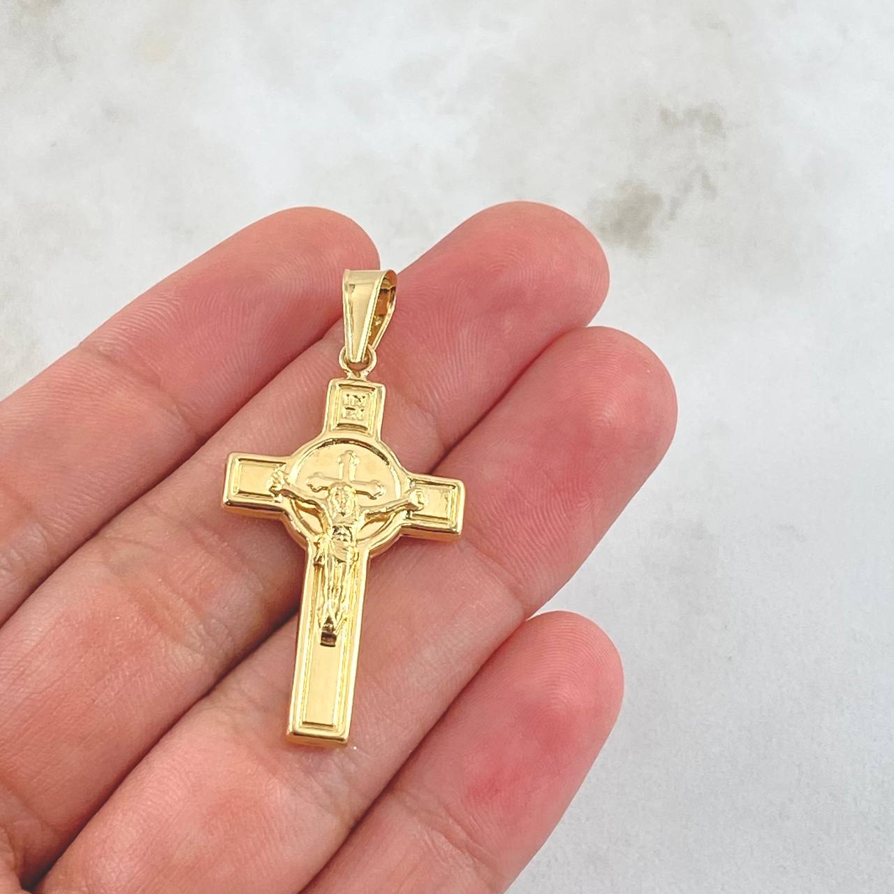 Dije Cruz Cristo  2.35gr / 4cm / Oro Amarillo 18K *