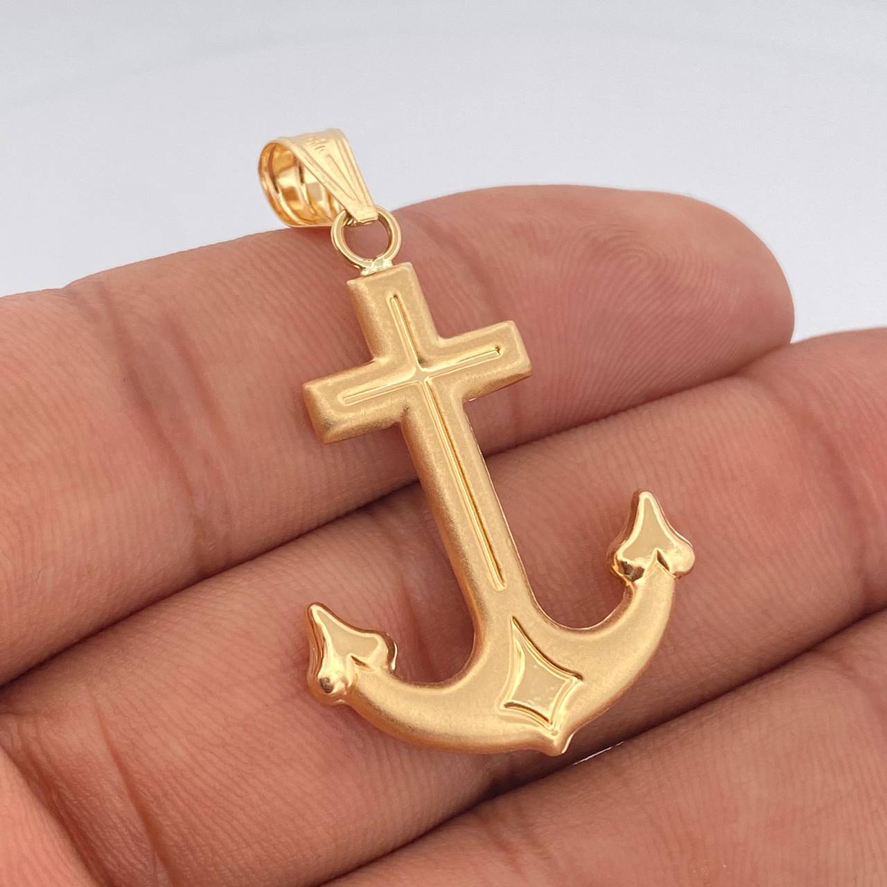 Dije Ancla 2.75gr / 4.5cm-Oro Amarillo 18K &