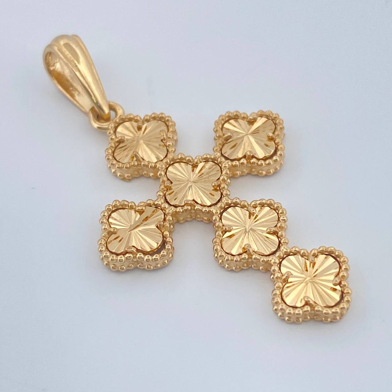 Dije Cruz Trebol 4.25gr / 4.2cm-Oro Amarillo 18K &