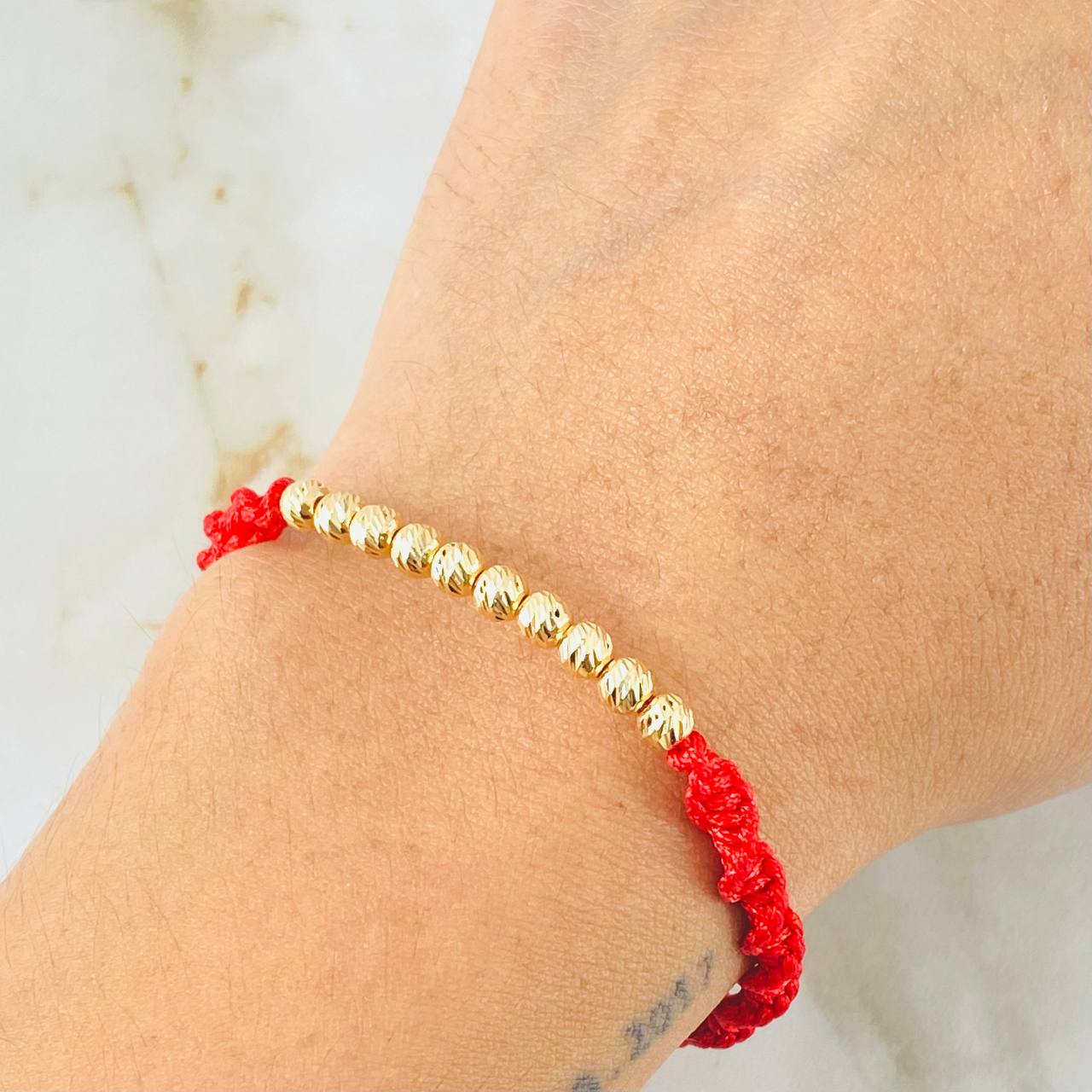 Pulsera Roja Bolas 1.05gr / Oro Amarillo 18K (A.C)