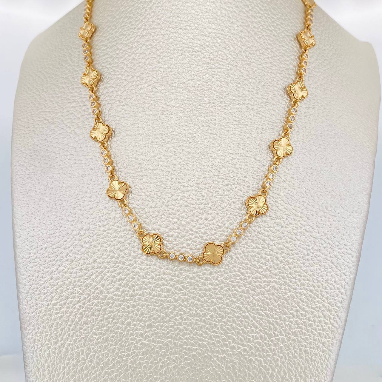 Cadena Halo Trebol 16.85g / 40.05cm / 2.8mm Oro Amarillo 18K