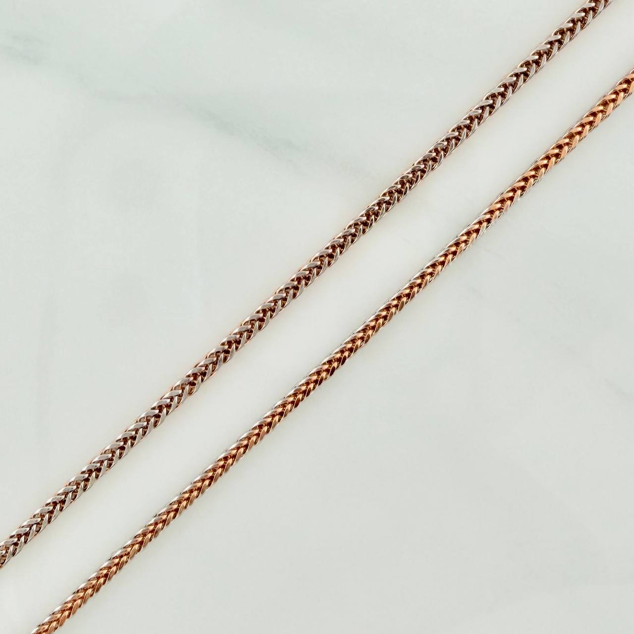 Cadena Franco 2.7gr / 60.2cm / 1.35mm Dos Oros Blanco Rosa +3 18K $