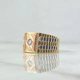 Anillo Sello Solitario En Rectangulo Rayado 9.65gr / T11 1/2 / Circones Blancos Tres Oros 18K ©