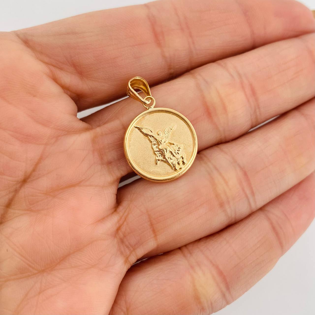 Dije San Miguel Arcangel 1.35g / 2.05cm Oro Amarillo 18K
