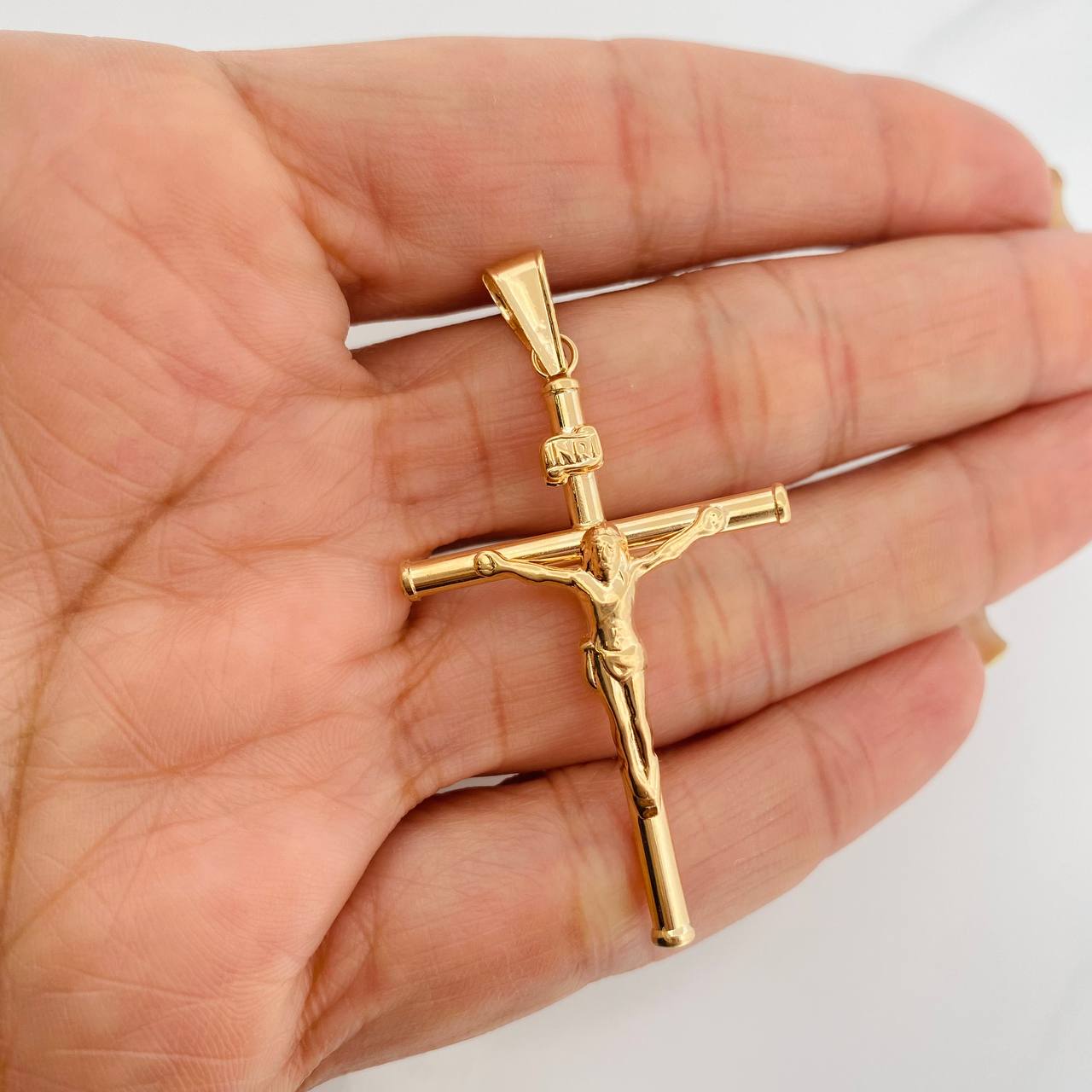 Dije Cruz Cristo 2.8g / 5.05cm Oro Amarillo 18K