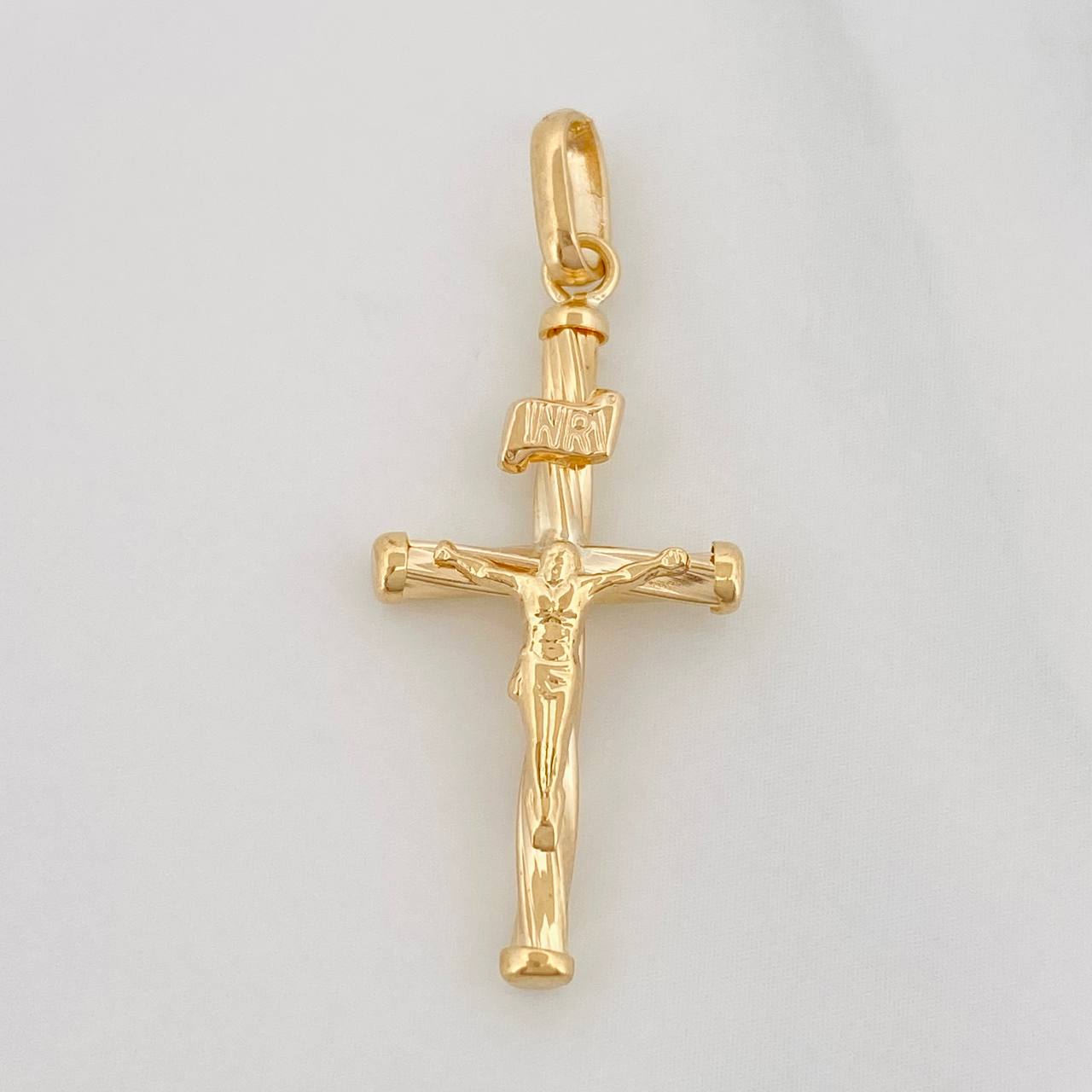 Dije Cruz Cristo 1.15g / 4cm Oro Amarillo 18K
