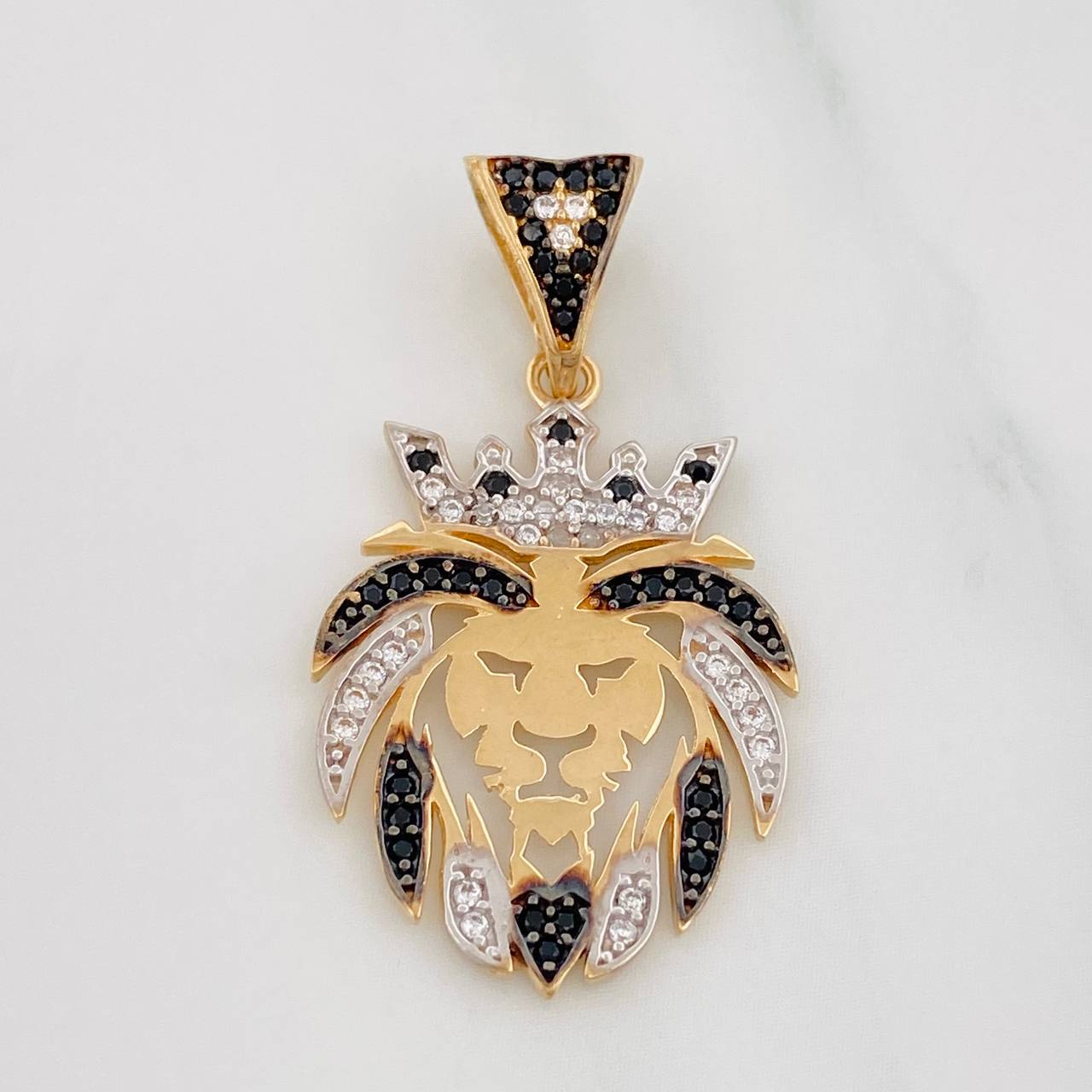 Dije Leon 2.95g / 3.05cm Tres Oros 18K