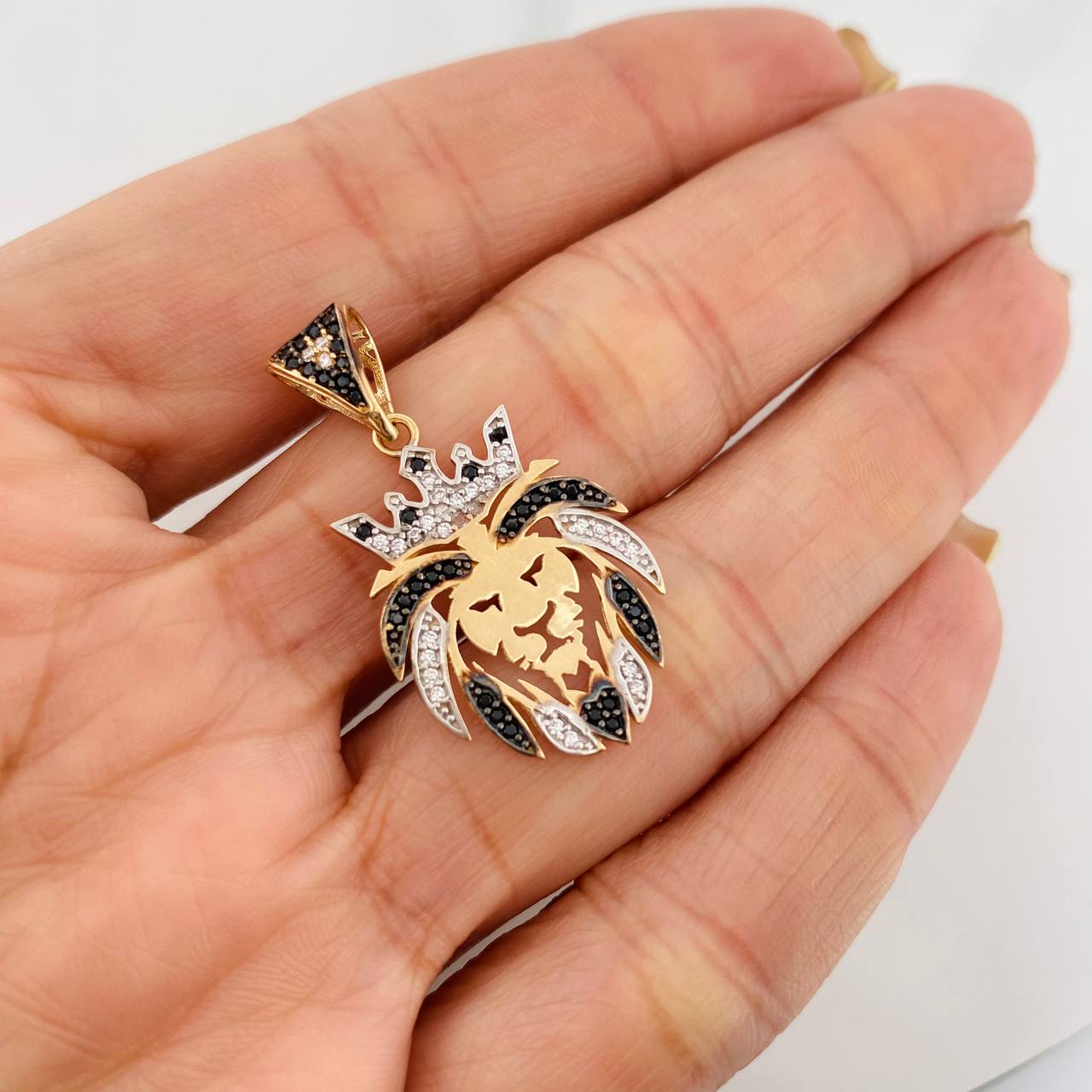 Dije Leon 2.95g / 3.05cm Tres Oros 18K