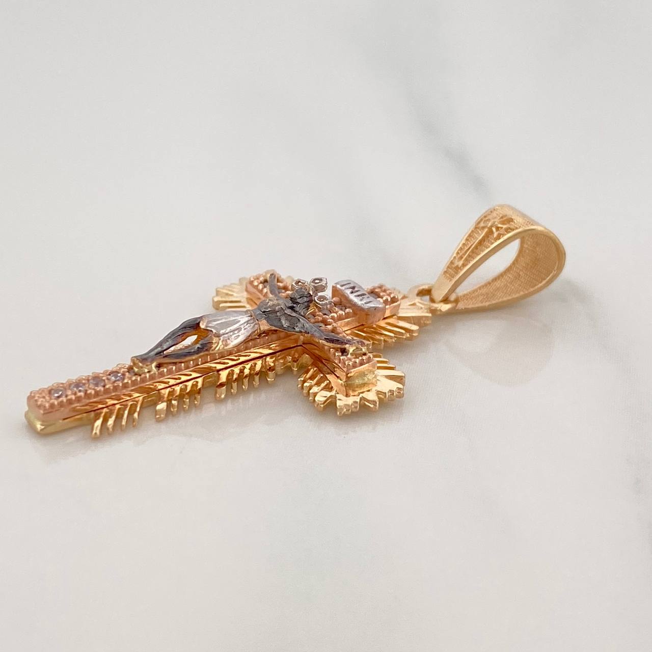 Dije Cruz Cristo Milagroso 3.85g / 4cm Tres Oros 18K