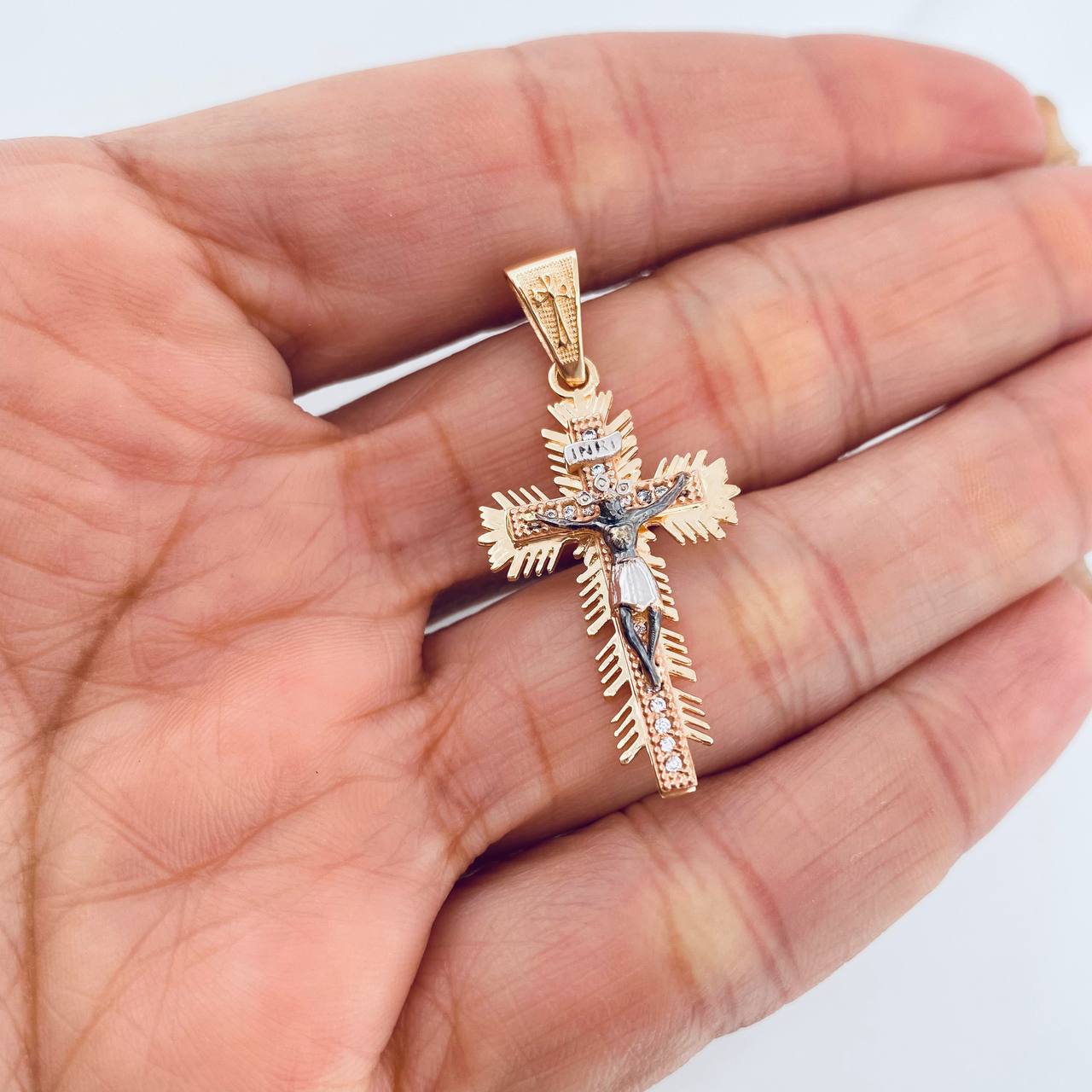 Dije Cruz Cristo Milagroso 3.85g / 4cm Tres Oros 18K