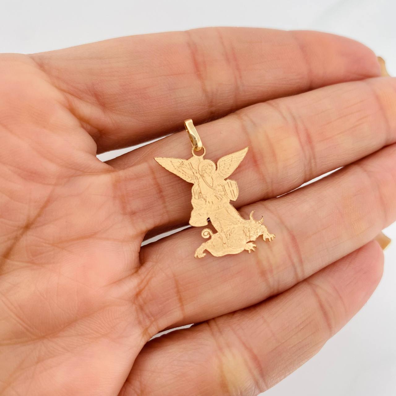 Dije San Miguel Arcangel 0.95g / 2.05cm Oro Amarillo 18K