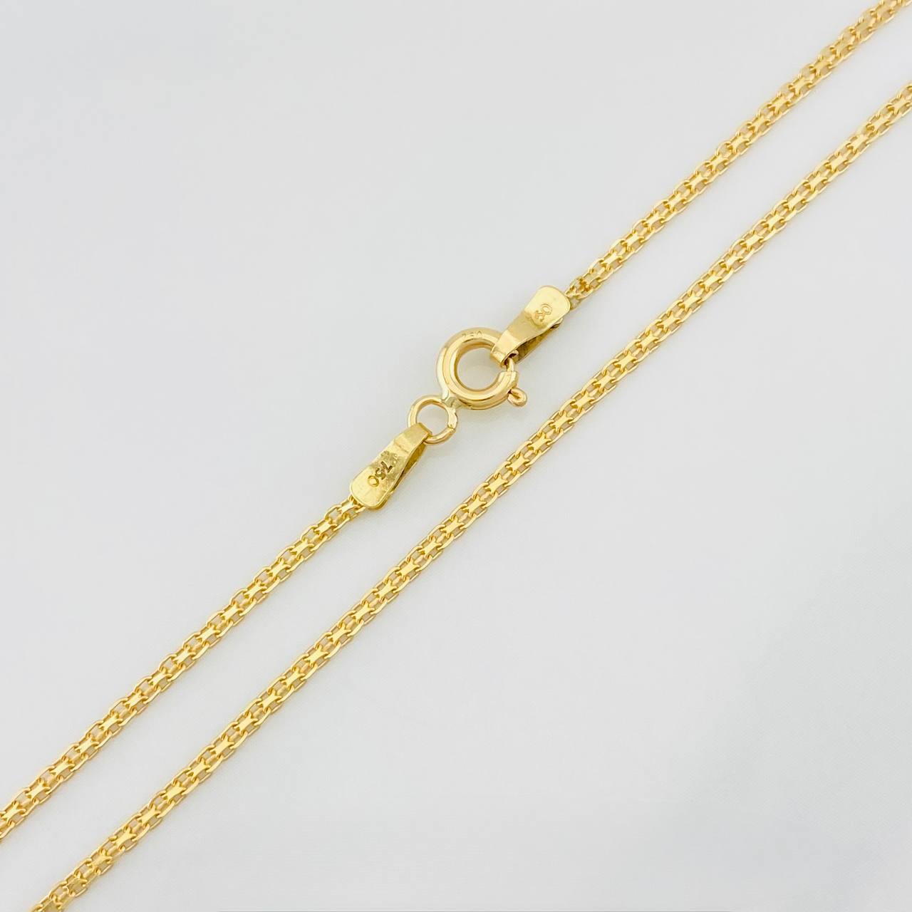 Cadena China 3.05g / 60cm / 1.4mm Oro Amarillo 18K