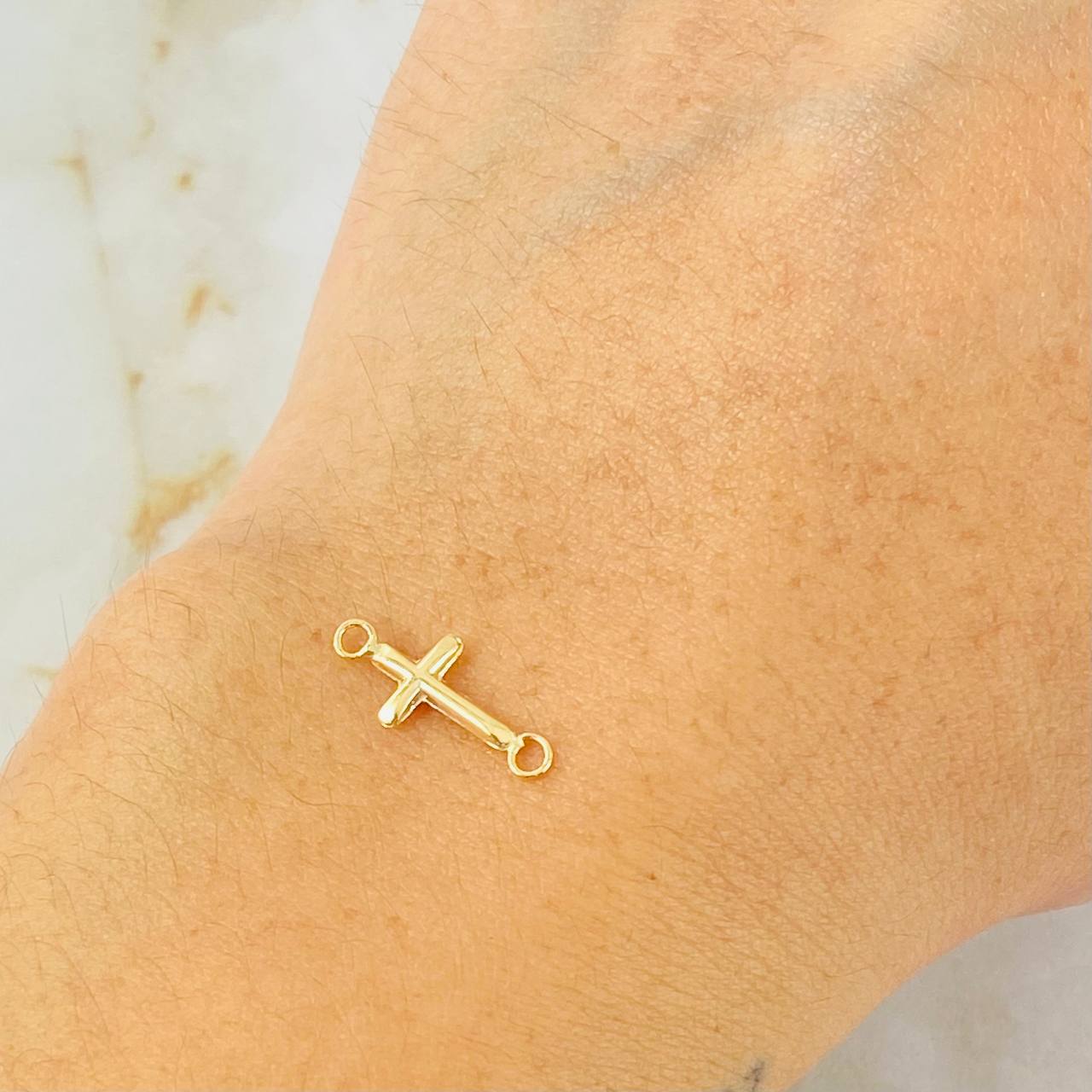 Herraje Cruz Puntas Planas 0.25gr / 2cm / Oro Amarillo 18K