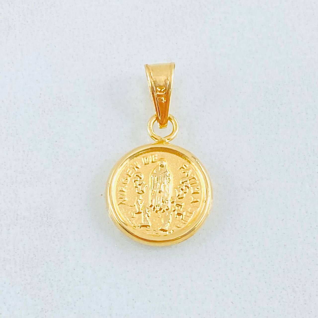 Dije Virgen De Fatima 0.75gr / 2cm / Oro 18K