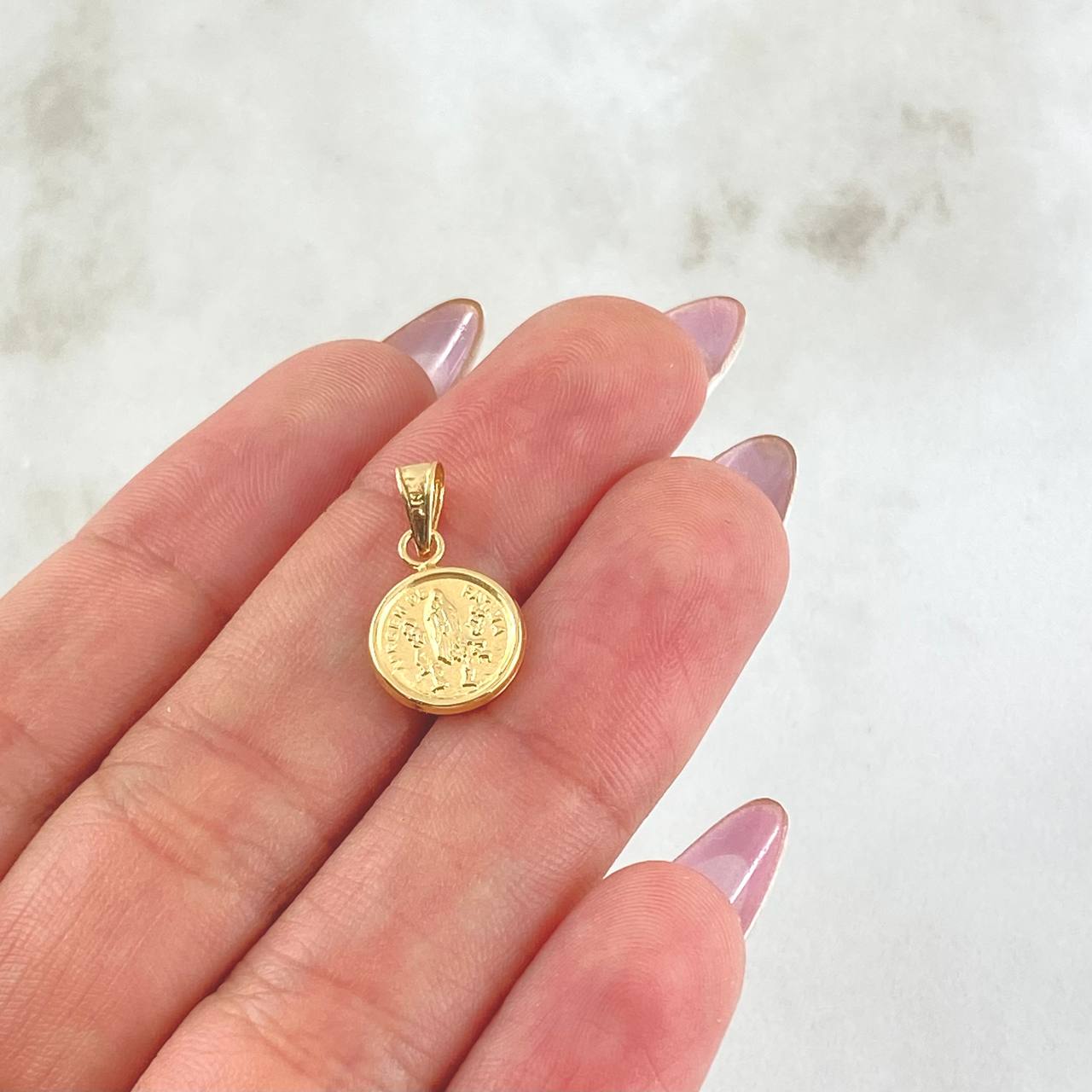Dije Virgen De Fatima 0.75gr / 2cm / Oro 18K