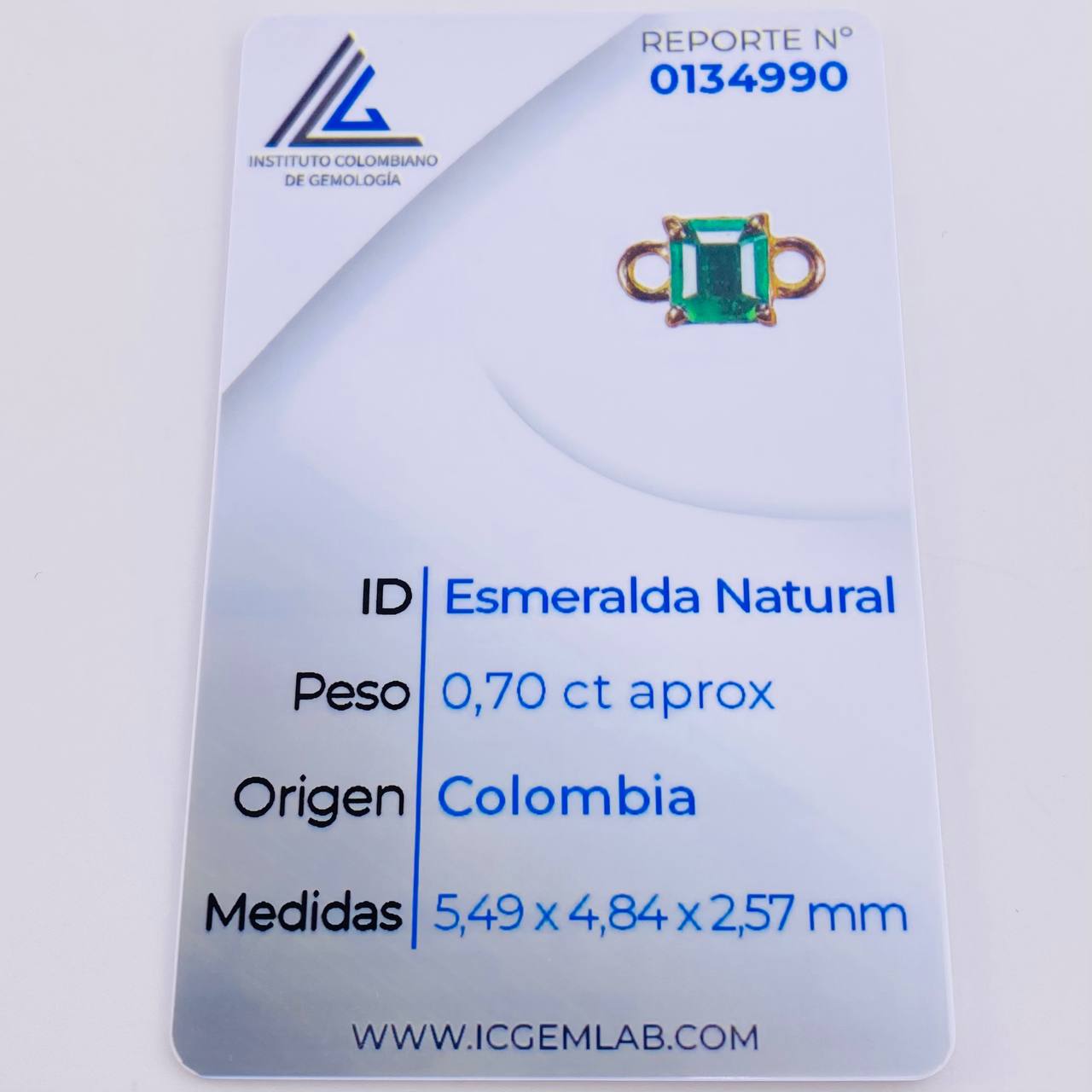 Herraje Cuadrado Cuatro Garras 70pts Esmeralda 0.95gr / 1cm / Oro Amarillo 18K