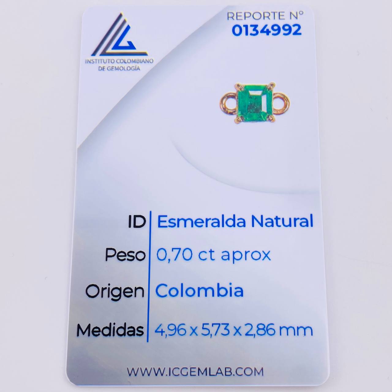 Herraje Cuadrado Cuatro Garras 70pts Esmeralda 1.15gr / 1cm / Oro Amarillo 18K