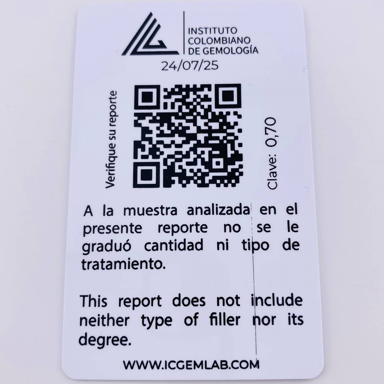 Herraje Cuadrado Cuatro Garras 70pts Esmeralda 1.15gr / 1cm / Oro Amarillo 18K