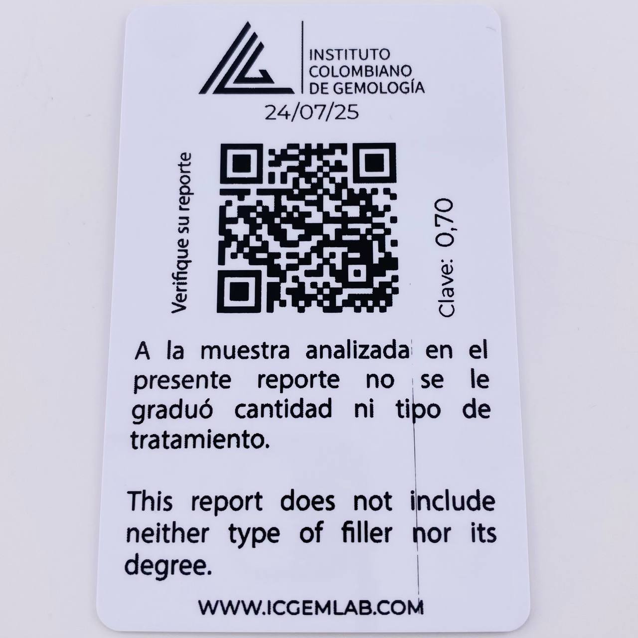 Herraje Cuadrado Cuatro Garras 70pts Esmeralda 0.8gr / 1cm / Oro Amarillo 18K