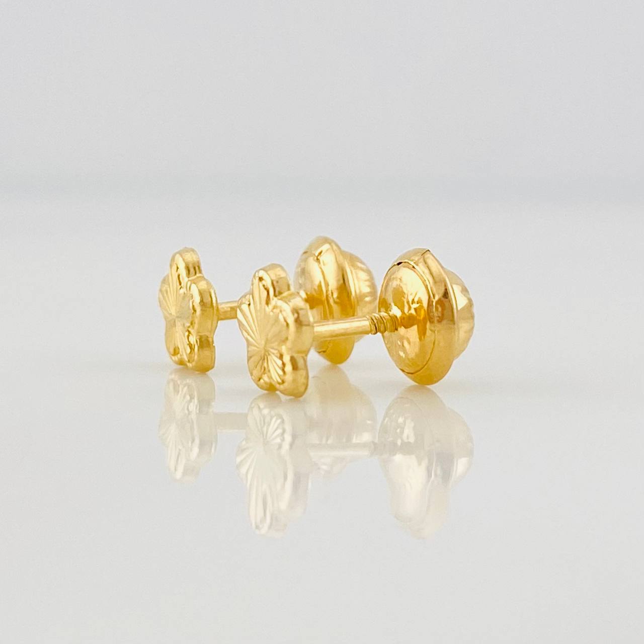 Topos Flor 0.65g / 5.45mm Oro Amarillo 18K