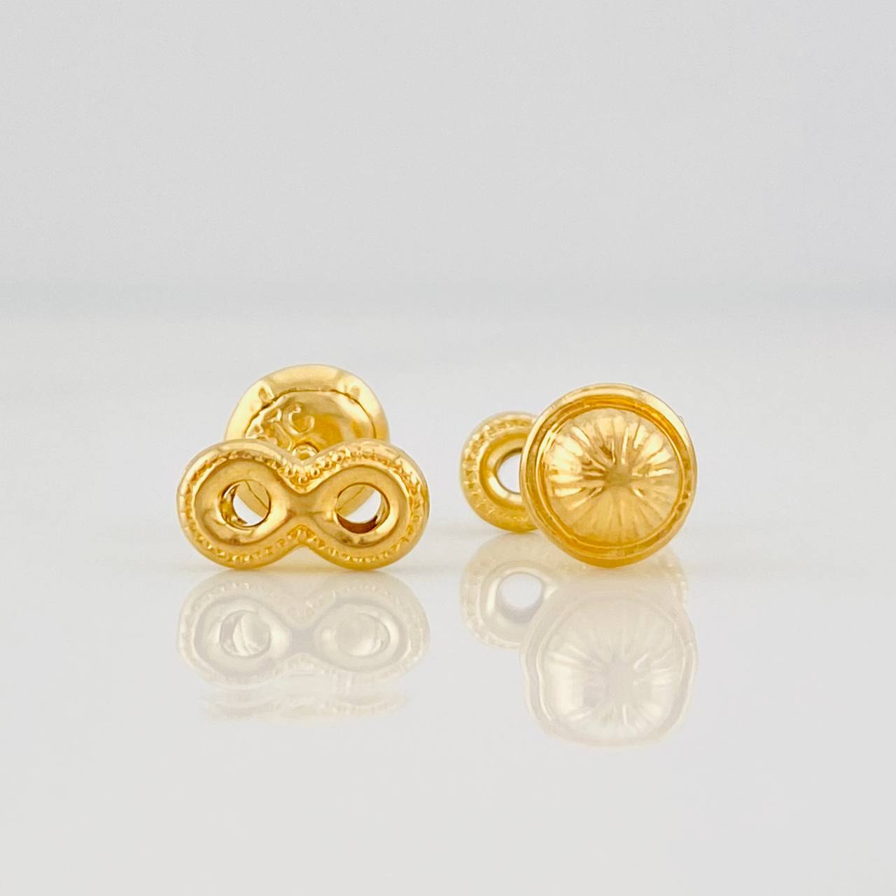Topos Infinito 0.65g / 4mm Oro Amarillo 18K