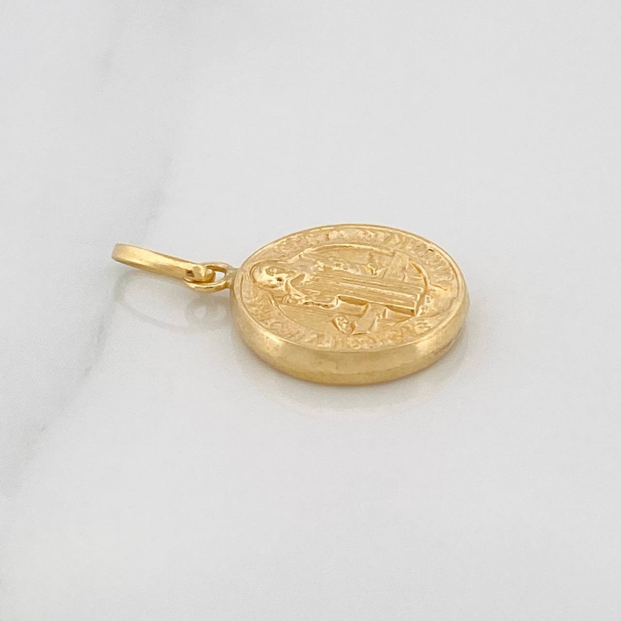 Dije San Benito 0.7gr / 2cm / Oro Amarillo 18K %