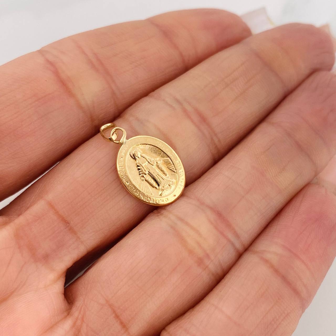 Dije Virgen Milagrosa 0.65gr / 2.1cm / Oro Amarillo 18K &