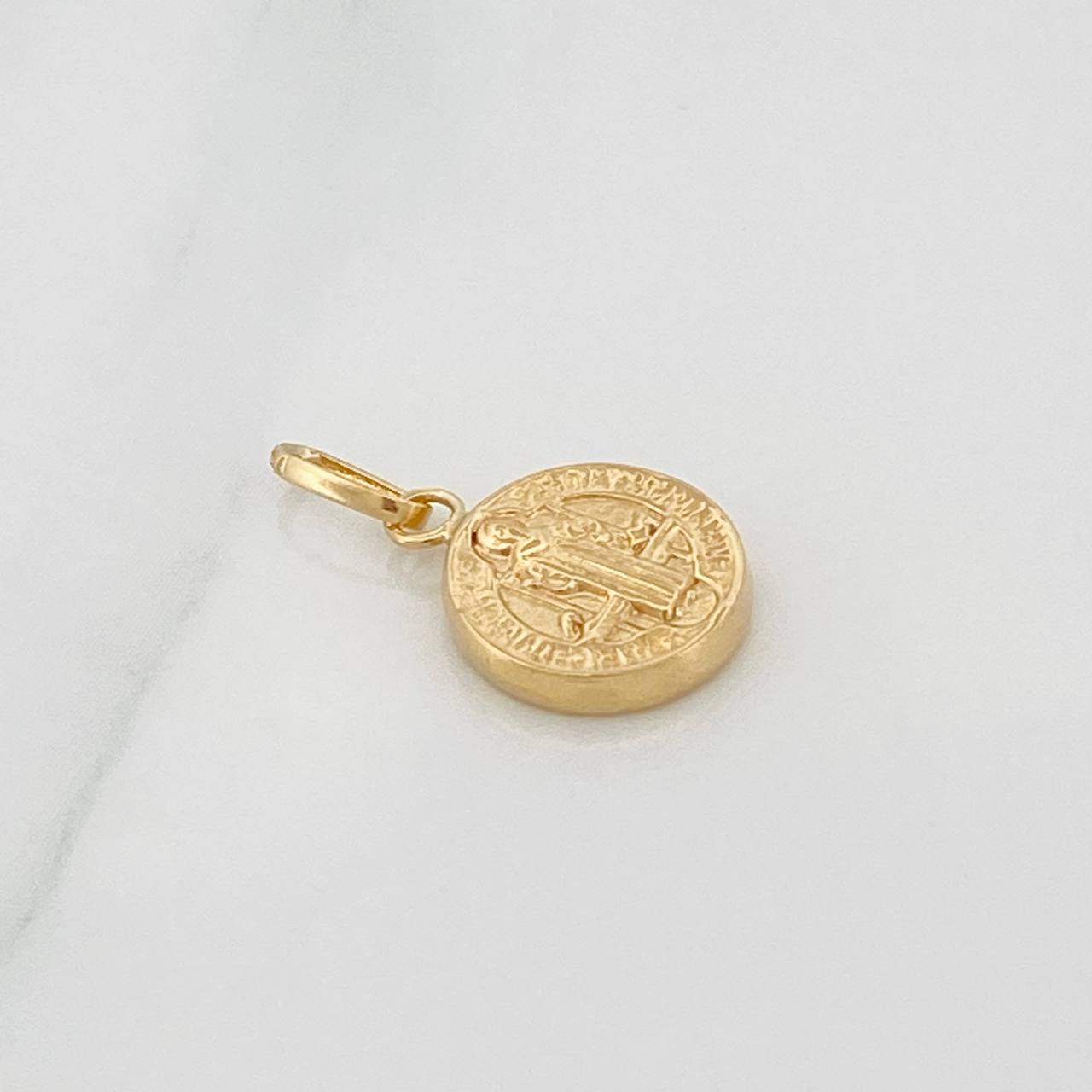 Dije San Benito 0.7gr / 2cm / Oro Amarillo 18K &