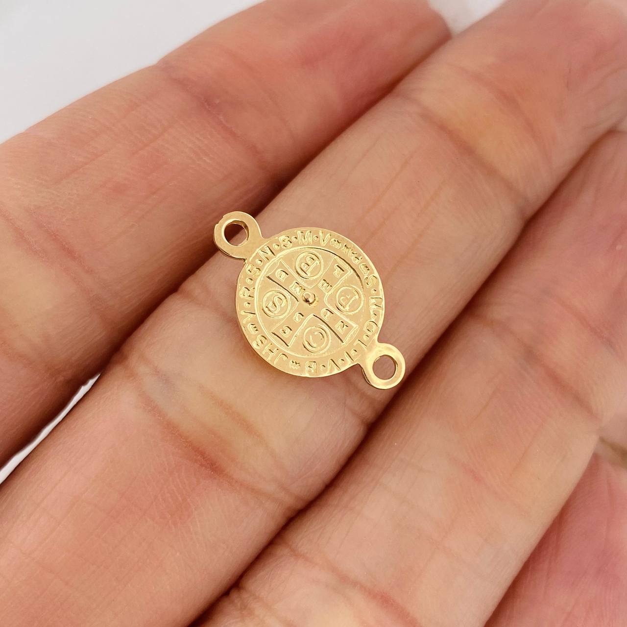 Herraje San Benito 1gr / 1.7cm / Oro Amarillo 18K &