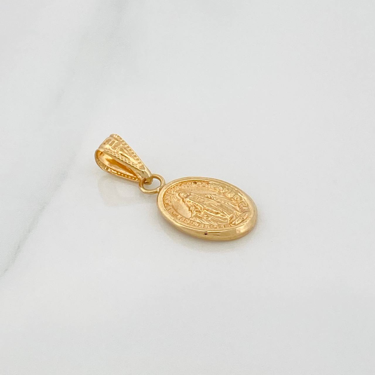 Dije Virgen Milagrosa 0.7gr / 2.1cm / Oro Amarillo 18K &