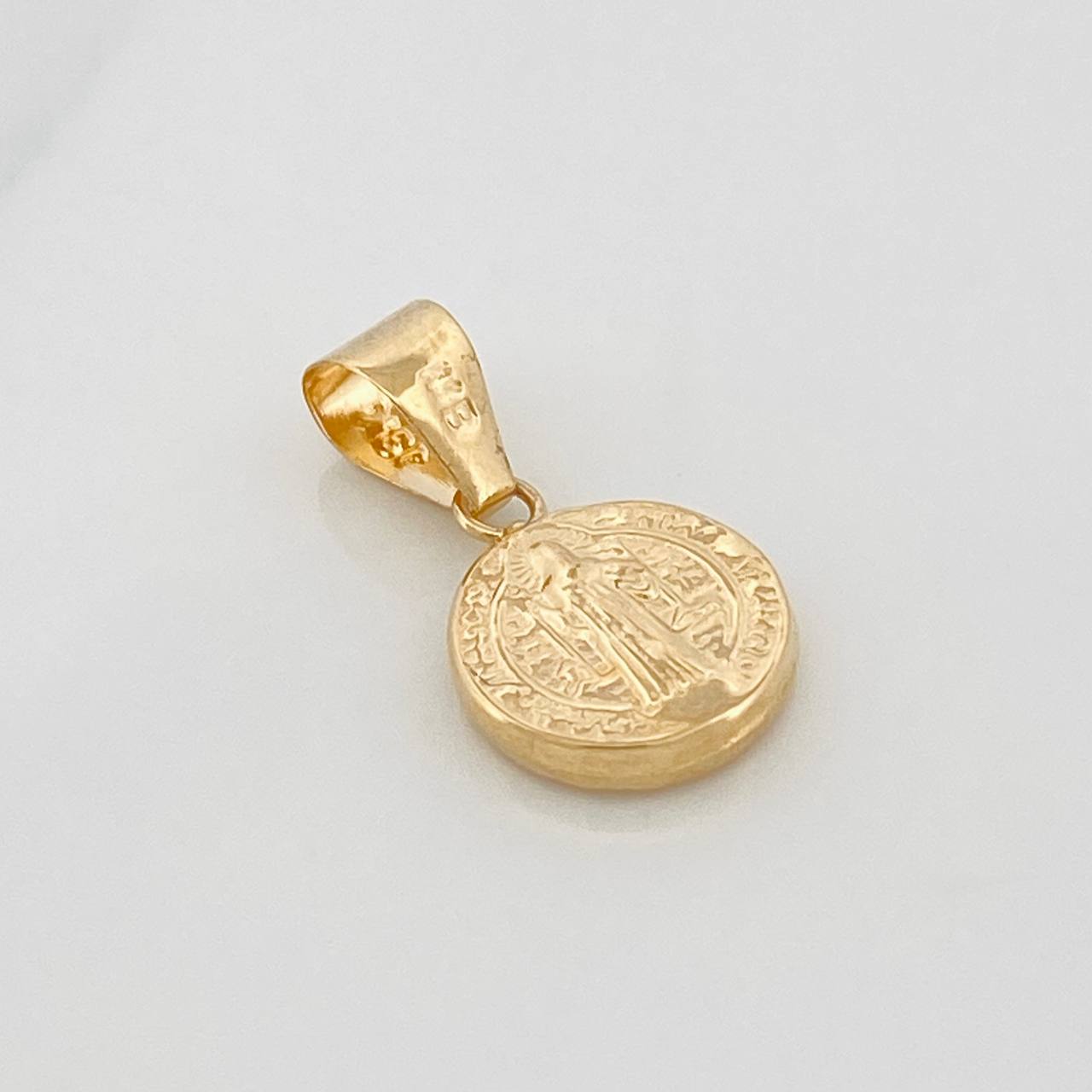 Dije San Benito 0.6gr / 2cm / Oro Amarillo 18K %