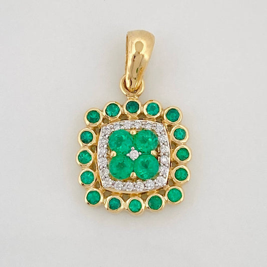 Dije Encanto Esmeraldas 58 pts Diamantes 21 pts 2.35gr / 2cm / Dos Oros Amarillo Blanco 18K &
