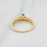 Anillo Solitario Esmeralda 27 pts Diamantes 0.09 pts 2.1gr / T7 3/4 / Dos Oros Amarillo Blanco 18K &