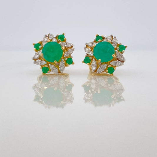 Topos Flor Esmeraldas 83 pts Diamantes 20 pts 3.8gr / Dos Oros Amarillo Blanco 18K &