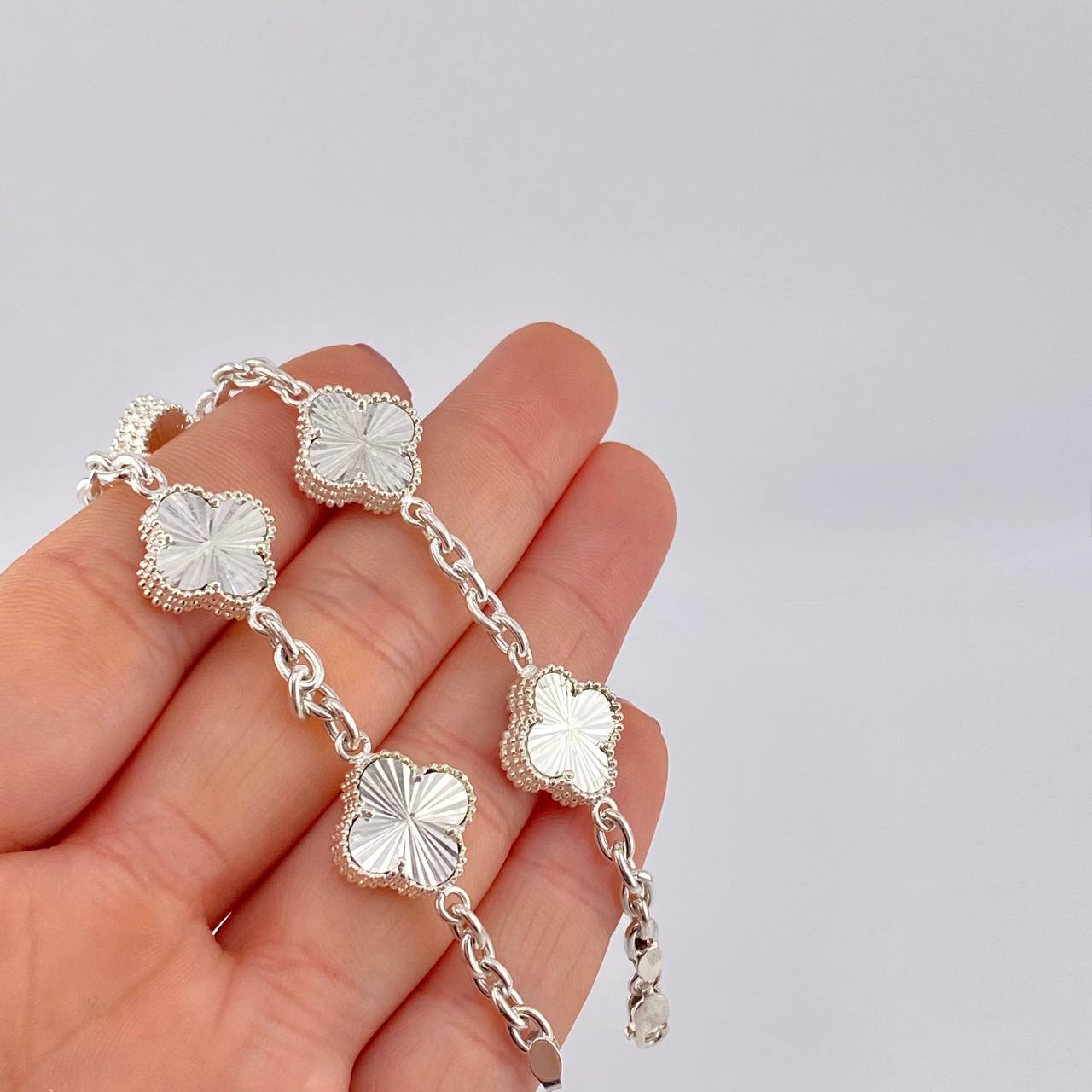 Pulso Aro Seguido Trébol Diamantado 16.65g / 20.3cm / 2.4mm Plata 925