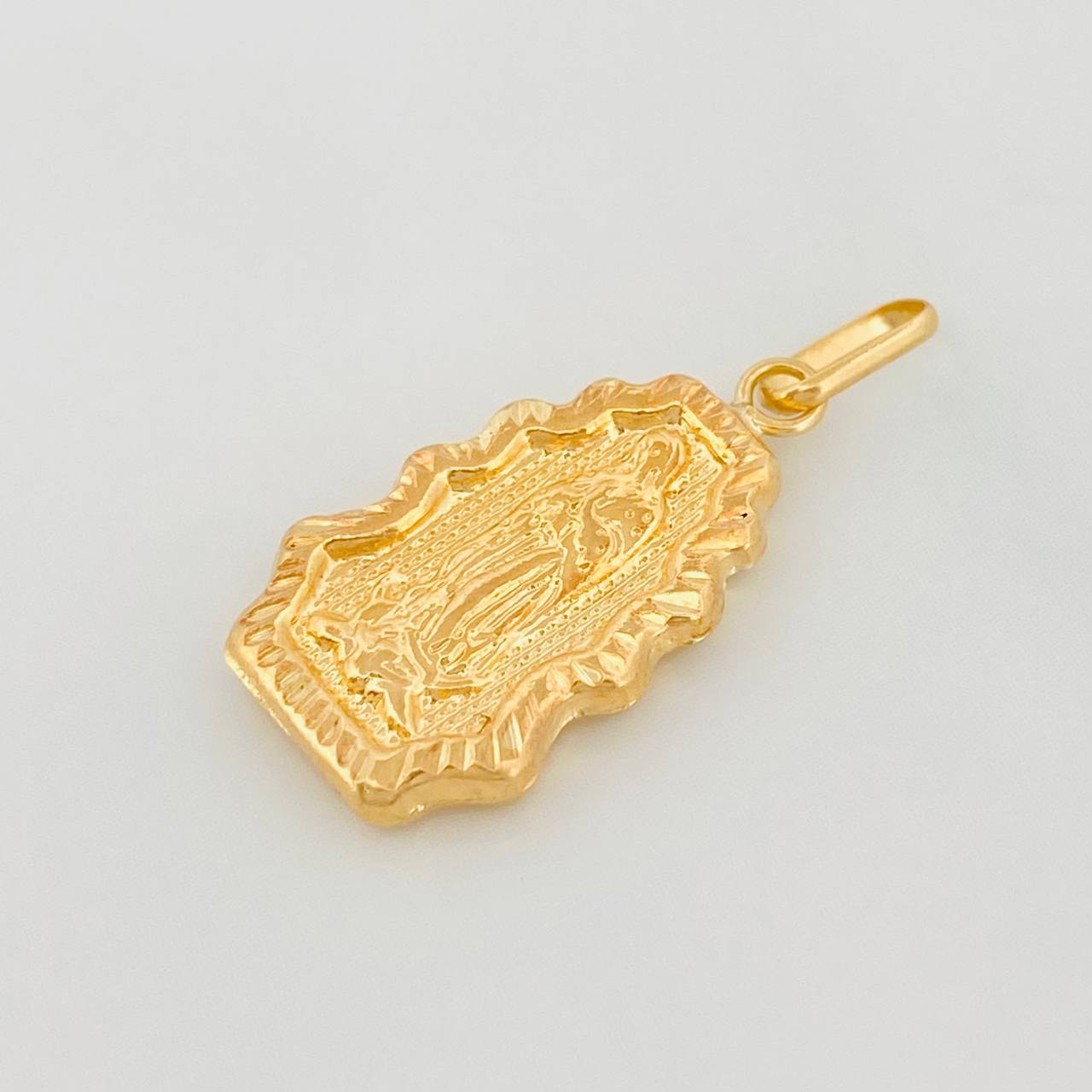 Dije Virgen de Guadalupe 0.75g / 2.4cm Oro Amarillo 18K