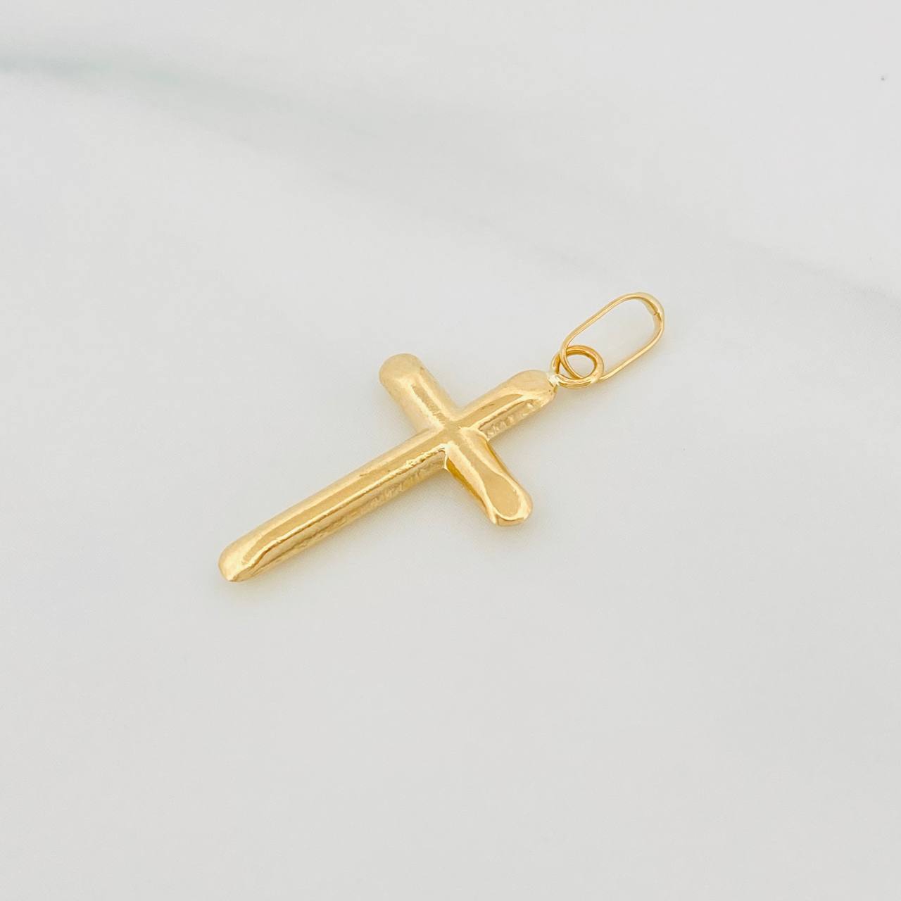 Dije Cruz Puntas Planas 0.55g / 2.7cm Oro Amarillo 18K