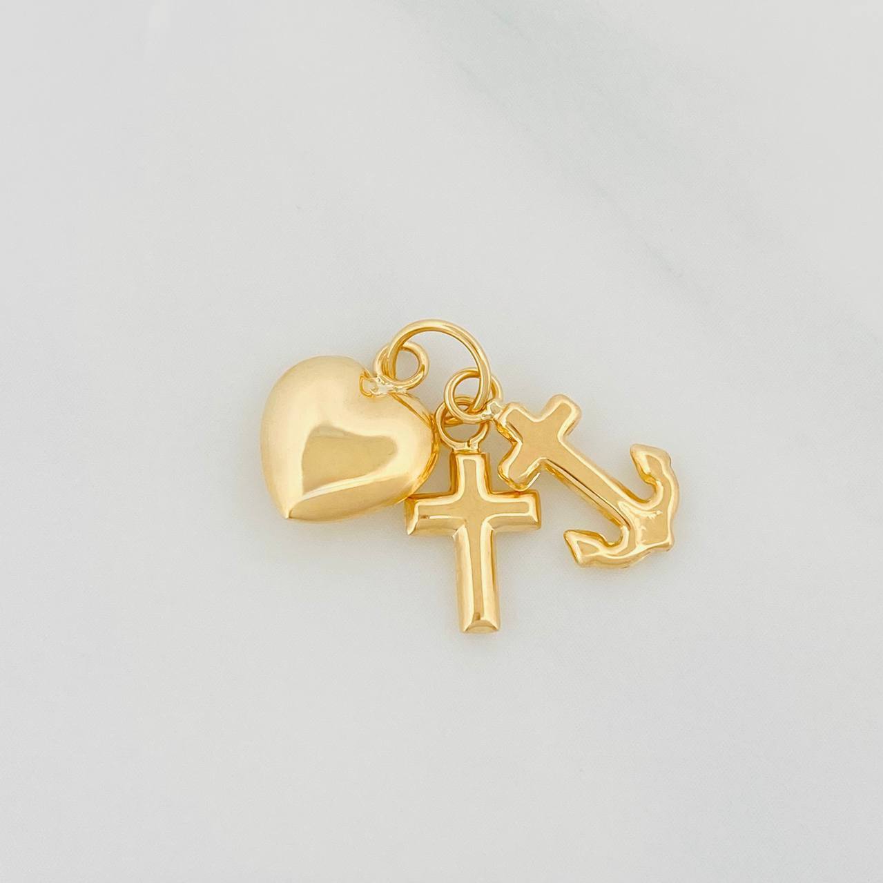 Dije Tres Gracias 0.9g / 1.7cm Oro Amarillo 18K
