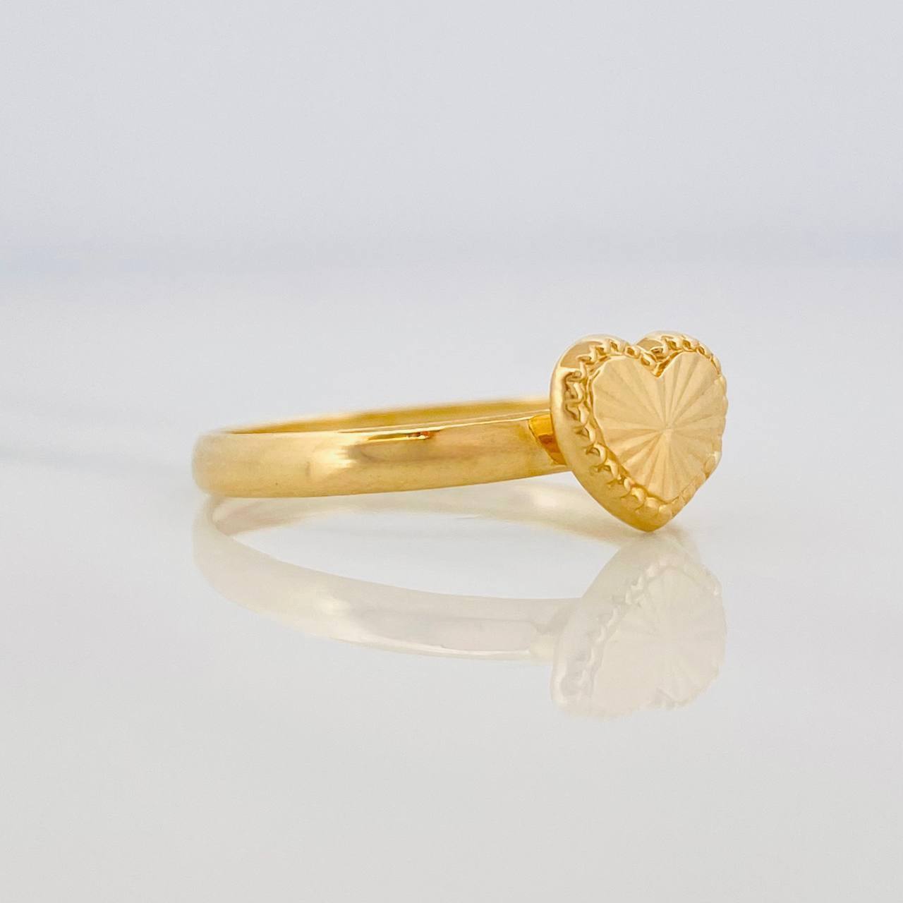 Anillo Corazon Diamantado 0.7g / T5 1/2 Oro Amarillo 18K
